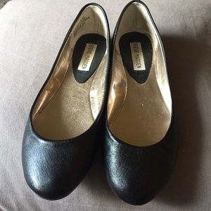 Steve Madden Black Flats